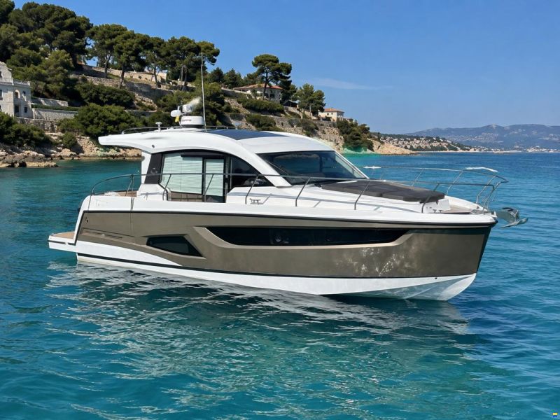 Sealine C390