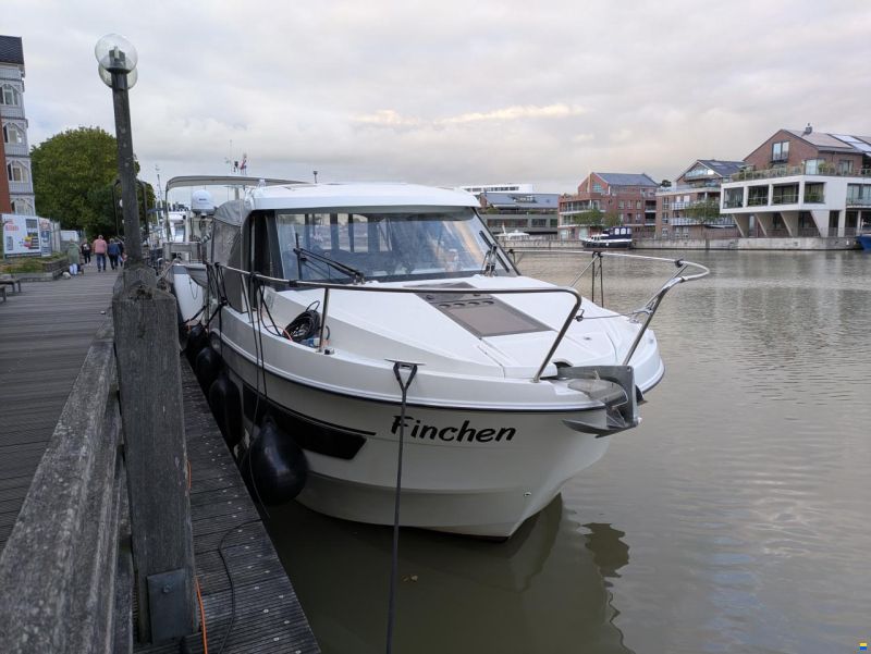 Beneteau Antares 9