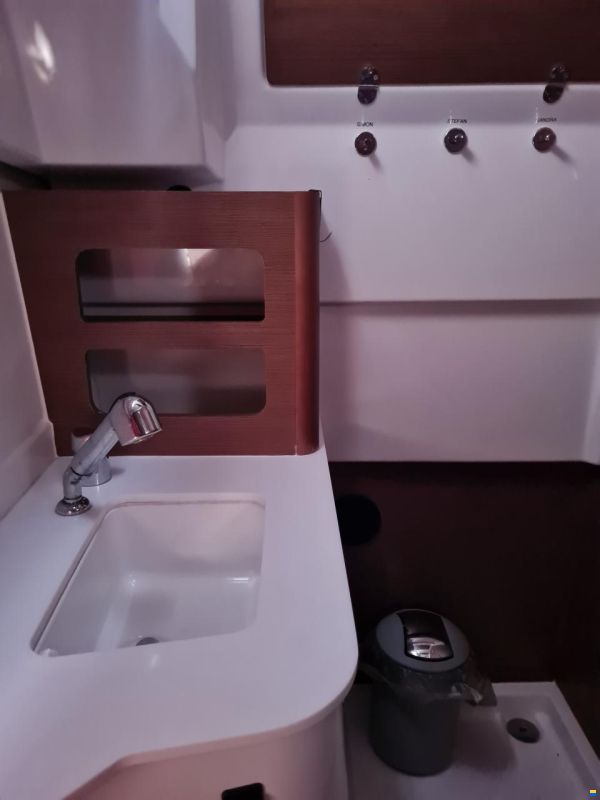 Beneteau Antares 9