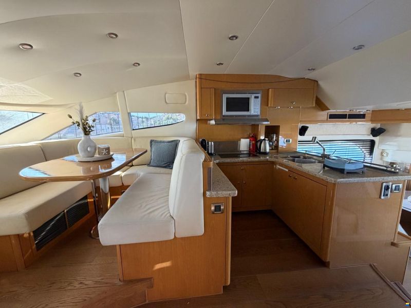 Marquis 52