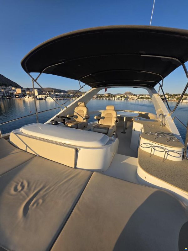 Marquis 52