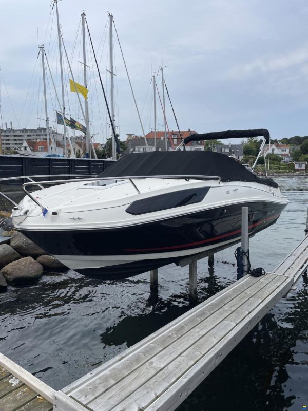 Bayliner VR5 Cuddy