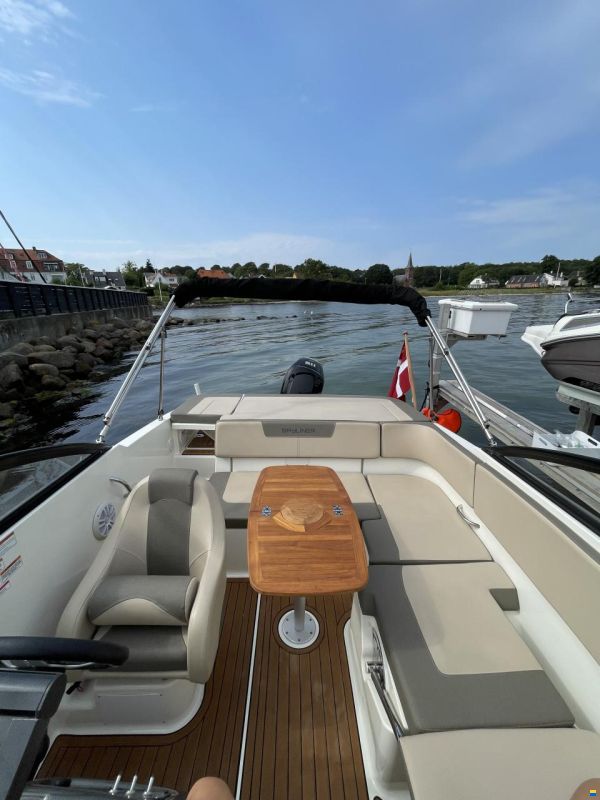 Bayliner VR5 Cuddy