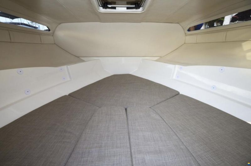 Bayliner VR5 Cuddy