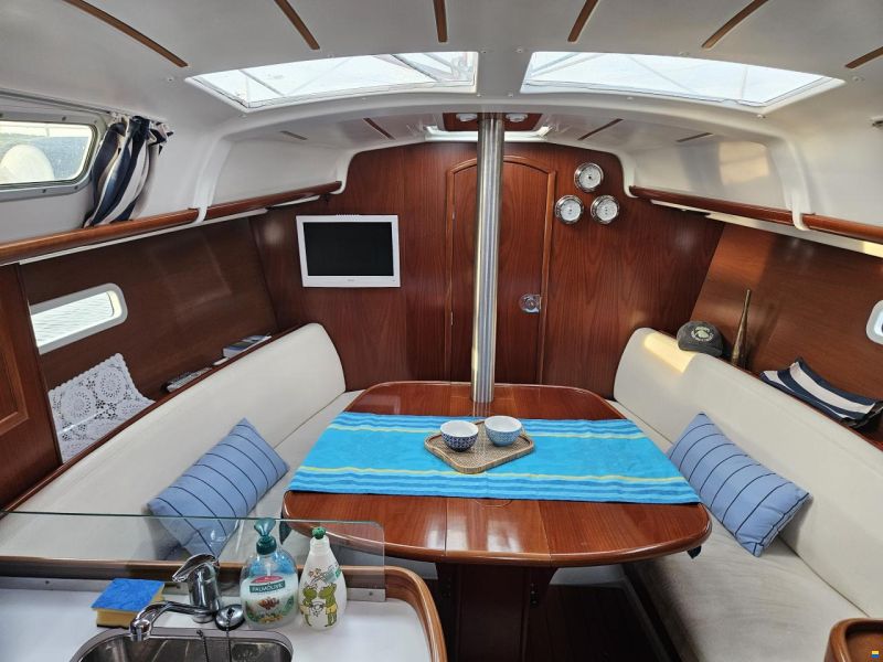Beneteau Oceanis 323