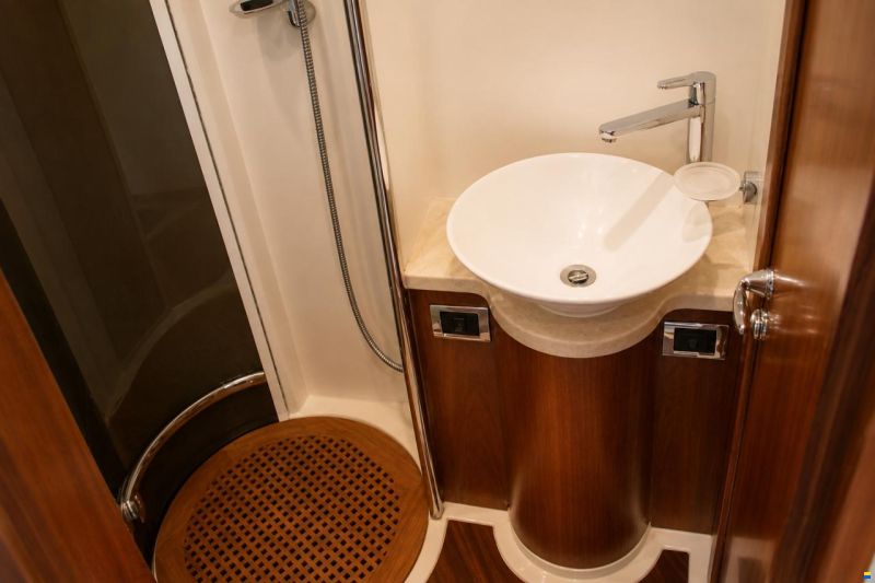 Sunseeker Predator 52