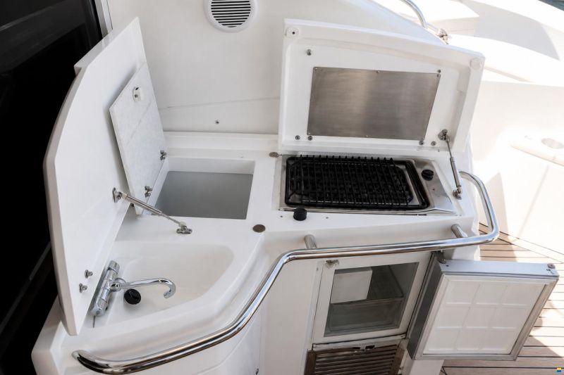 Sunseeker Predator 52