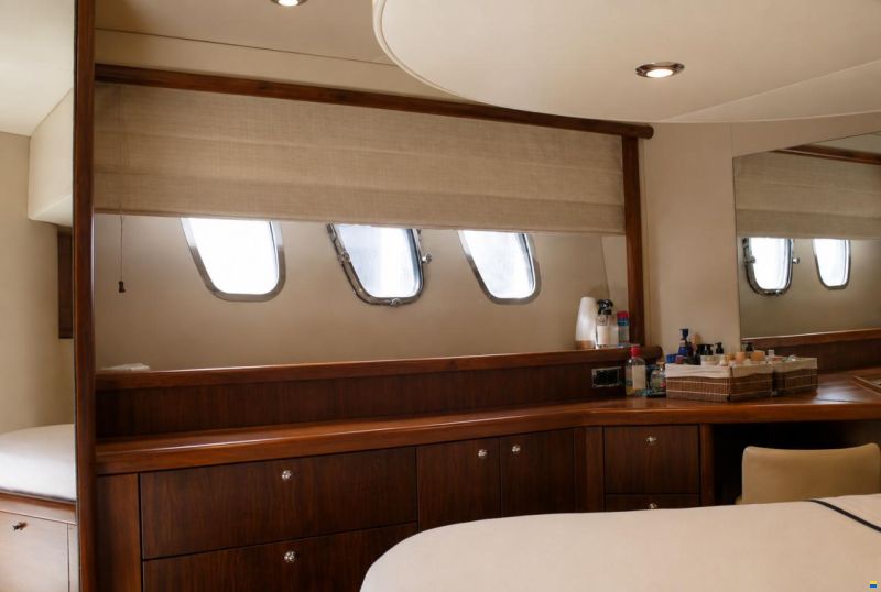 Sunseeker Predator 52