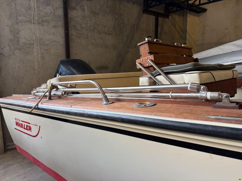 Boston Whaler Outrage 22
