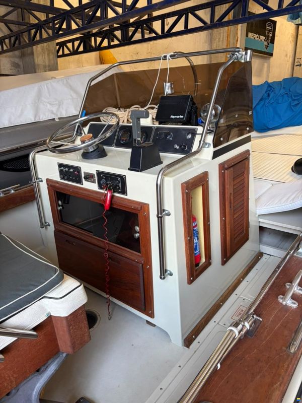 Boston Whaler Outrage 22