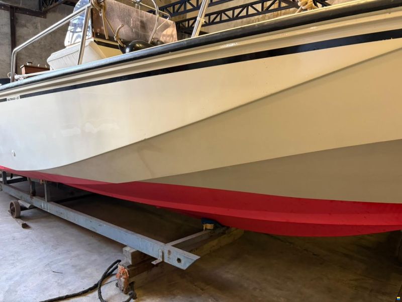 Boston Whaler Outrage 22