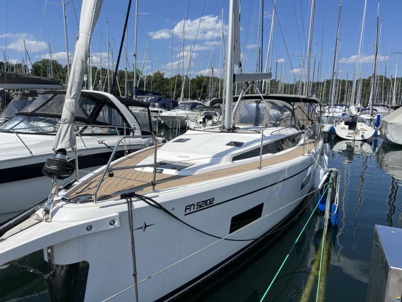 Bavaria C 42
