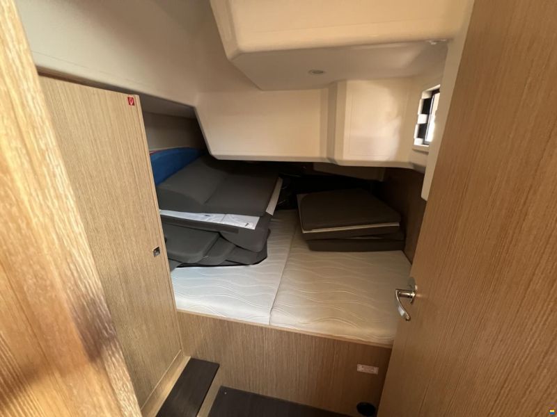 Bavaria C 42