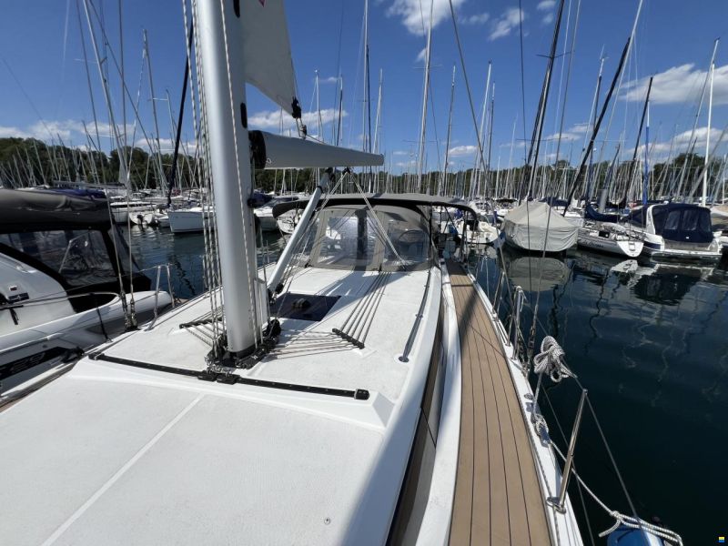 Bavaria C 42