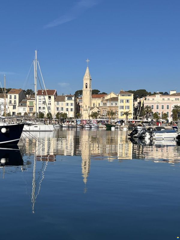 Place d’amarrage à SANARY-SUR-MER