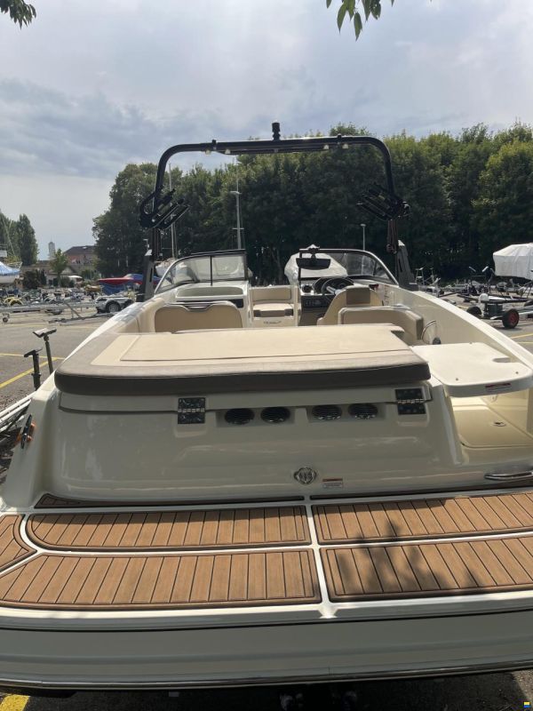 Bayliner VR6