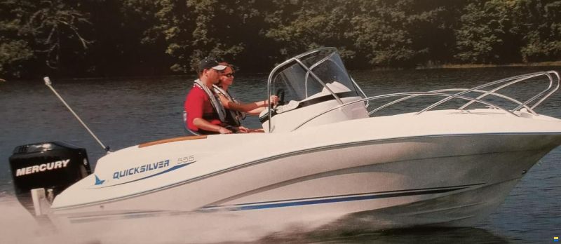 Quicksilver 555 Commander