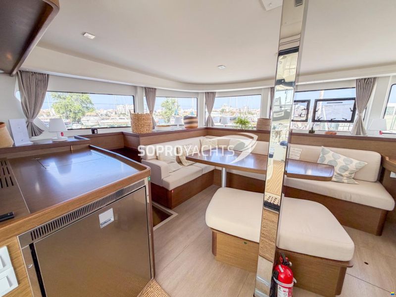 Lagoon 42