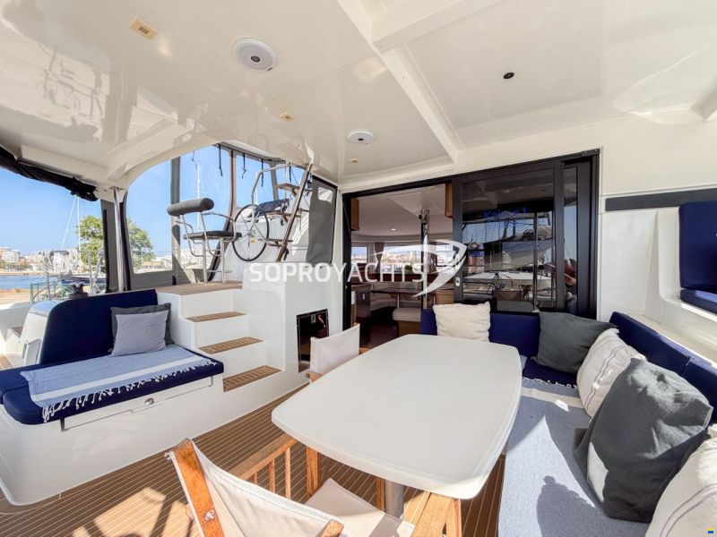 Lagoon 42