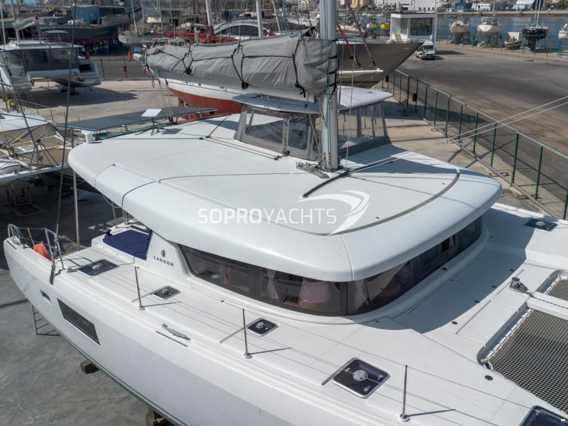 Lagoon 42