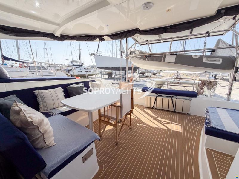 Lagoon 42