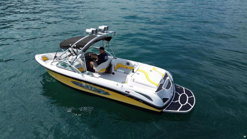 Correct Craft Super Air Nautique 210