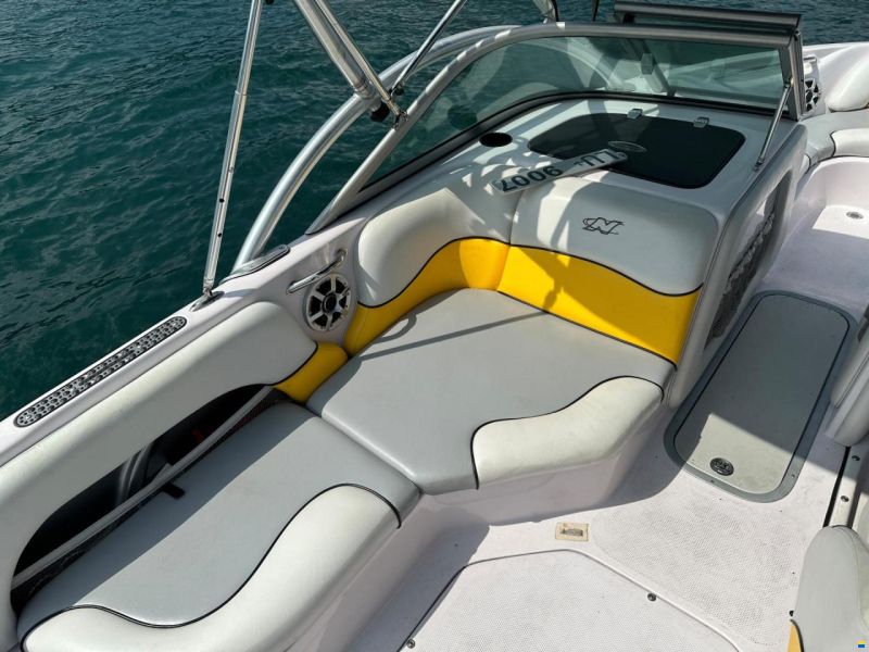 Correct Craft Super Air Nautique 210