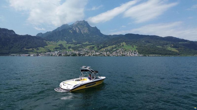 Correct Craft Super Air Nautique 210