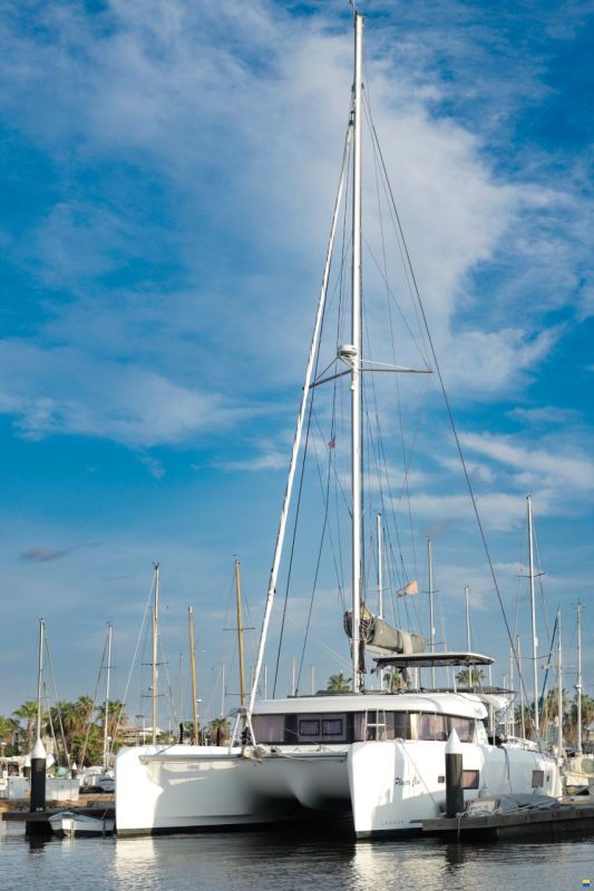 Lagoon 2021 Lagoon 42 Sailing Catamaran