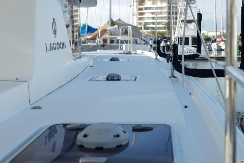 Lagoon 2021 Lagoon 42 Sailing Catamaran