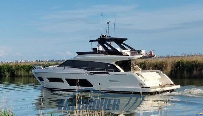 Ferretti 670