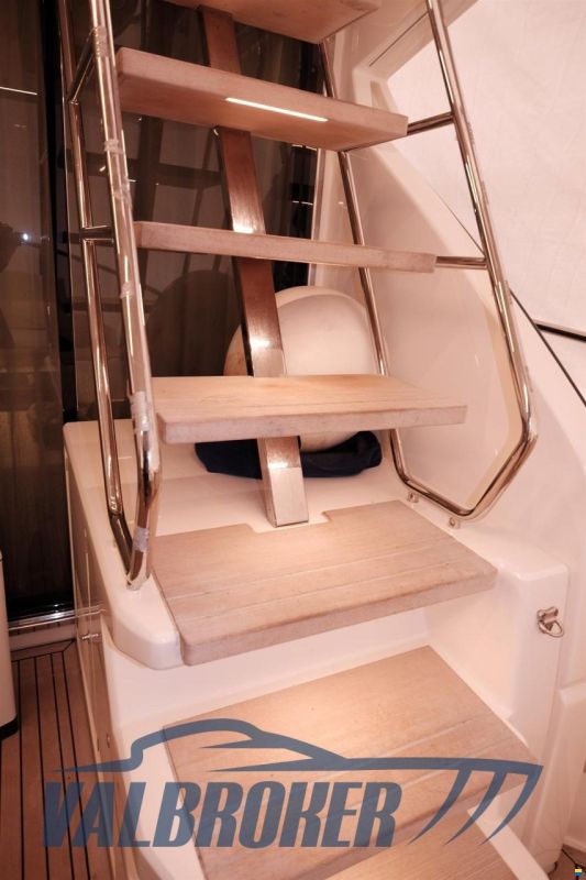 Ferretti 670