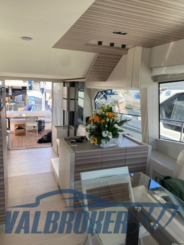Ferretti 670
