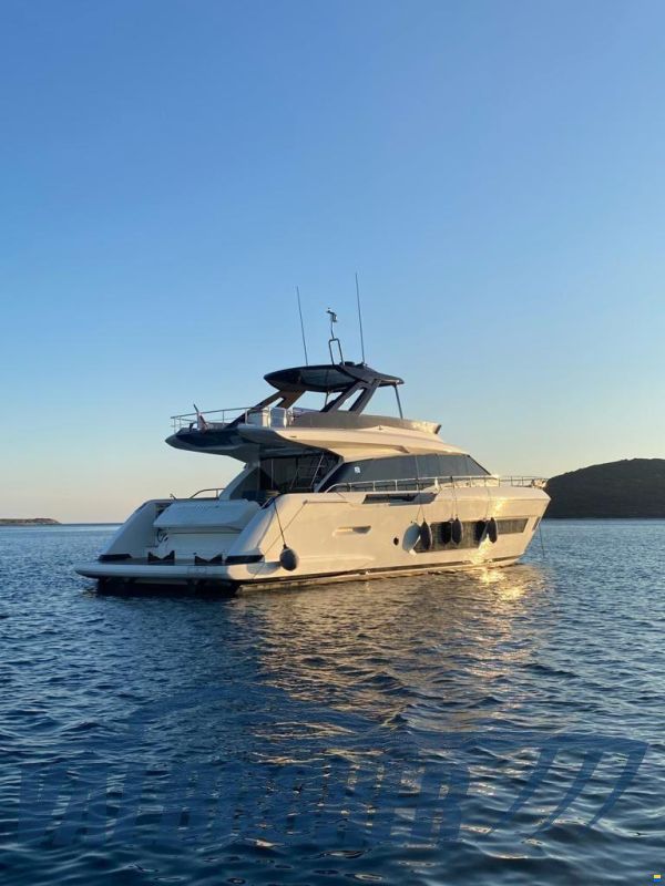 Ferretti 670