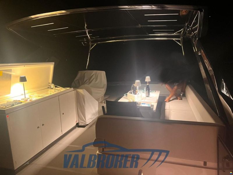 Ferretti 670