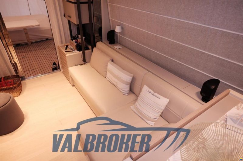 Ferretti 670