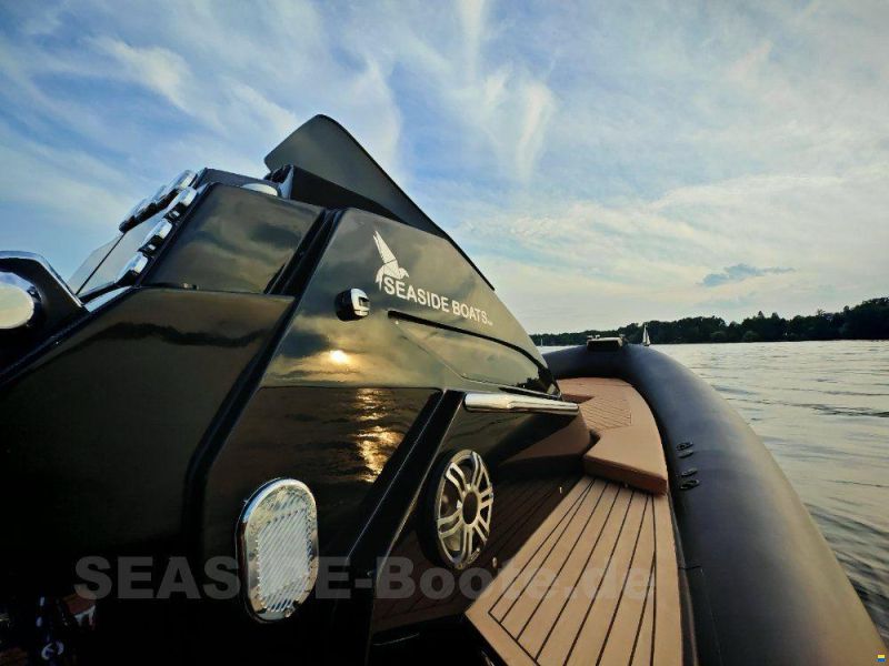 SPX Rib 32 DINETTE - VORFÜHRBOOT