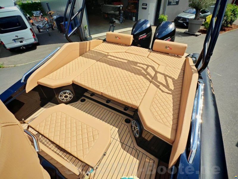 SPX Rib 32 DINETTE - VORFÜHRBOOT