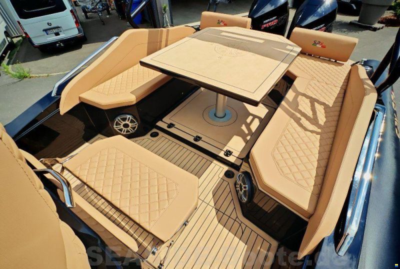 SPX Rib 32 DINETTE - VORFÜHRBOOT