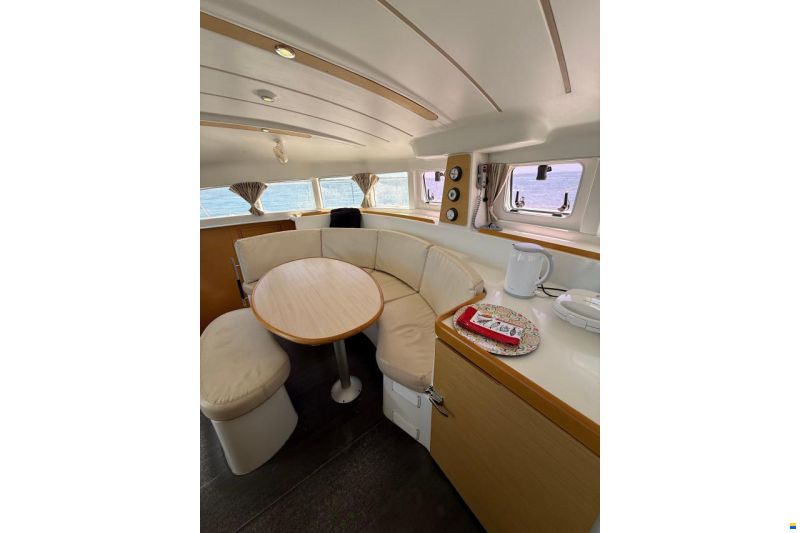 Lagoon 38