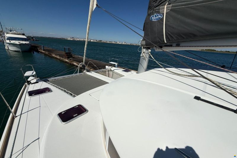 Lagoon 38