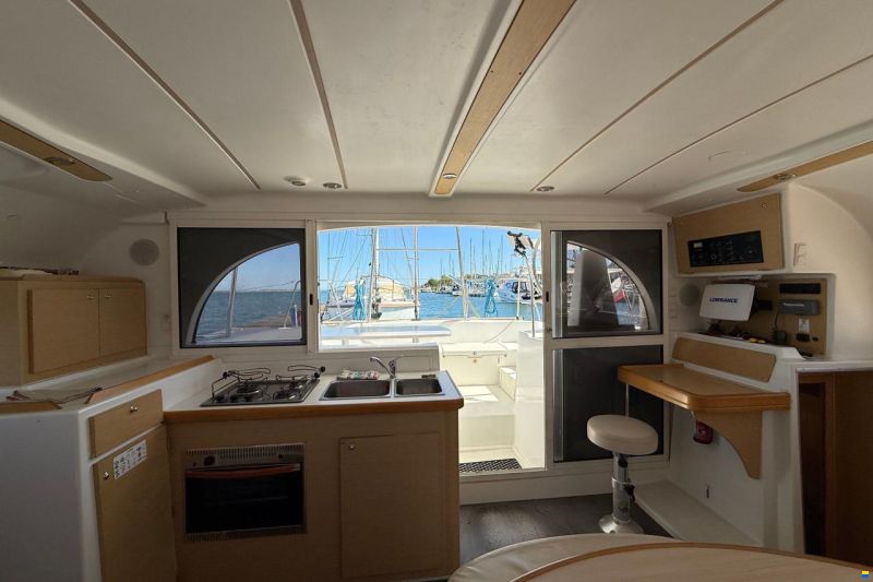 Lagoon 38
