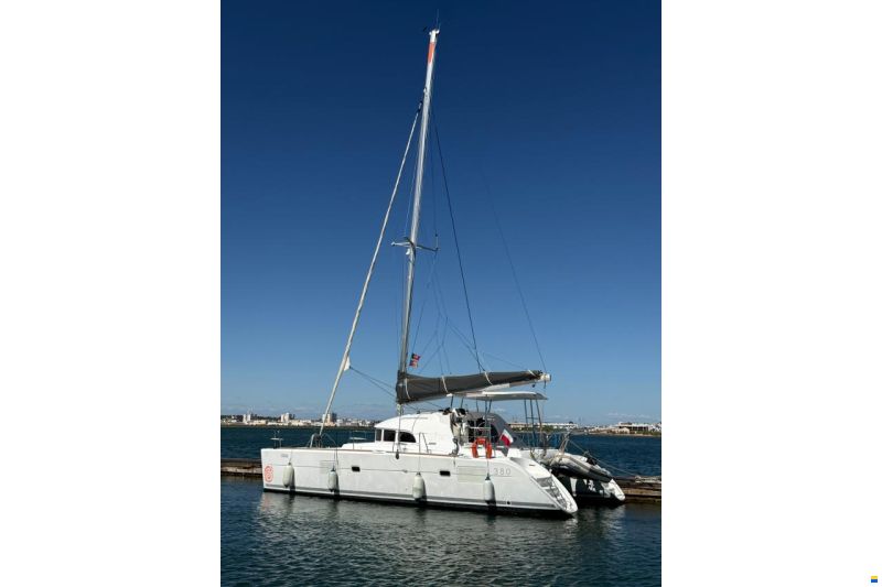 Lagoon 38