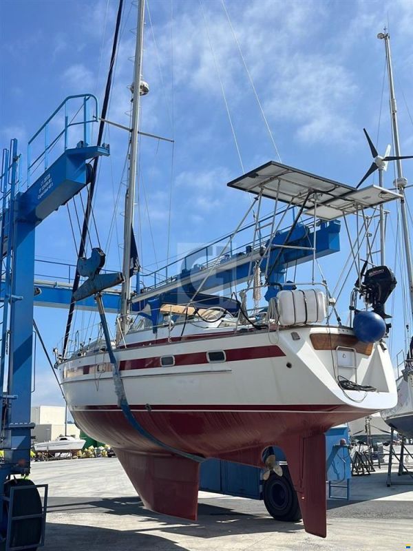 Aphrodite 42