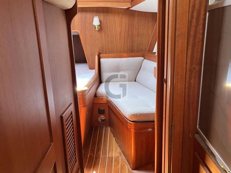 Aphrodite 42