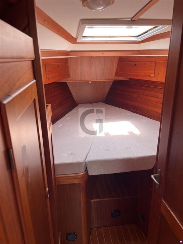 Aphrodite 42