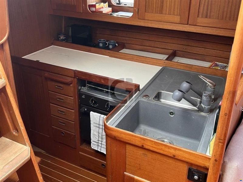 Aphrodite 42