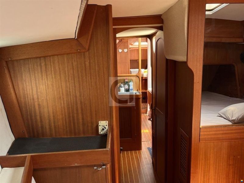 Aphrodite 42