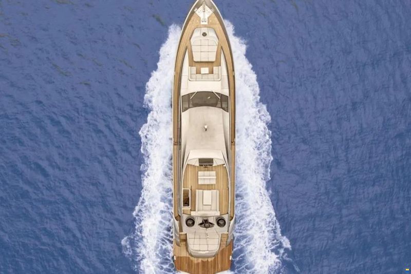 Pershing 92