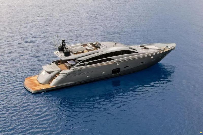 Pershing 92